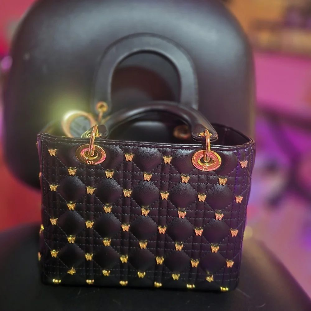 Black and Gold Butterfly Handbag - Picture 2 of 6
